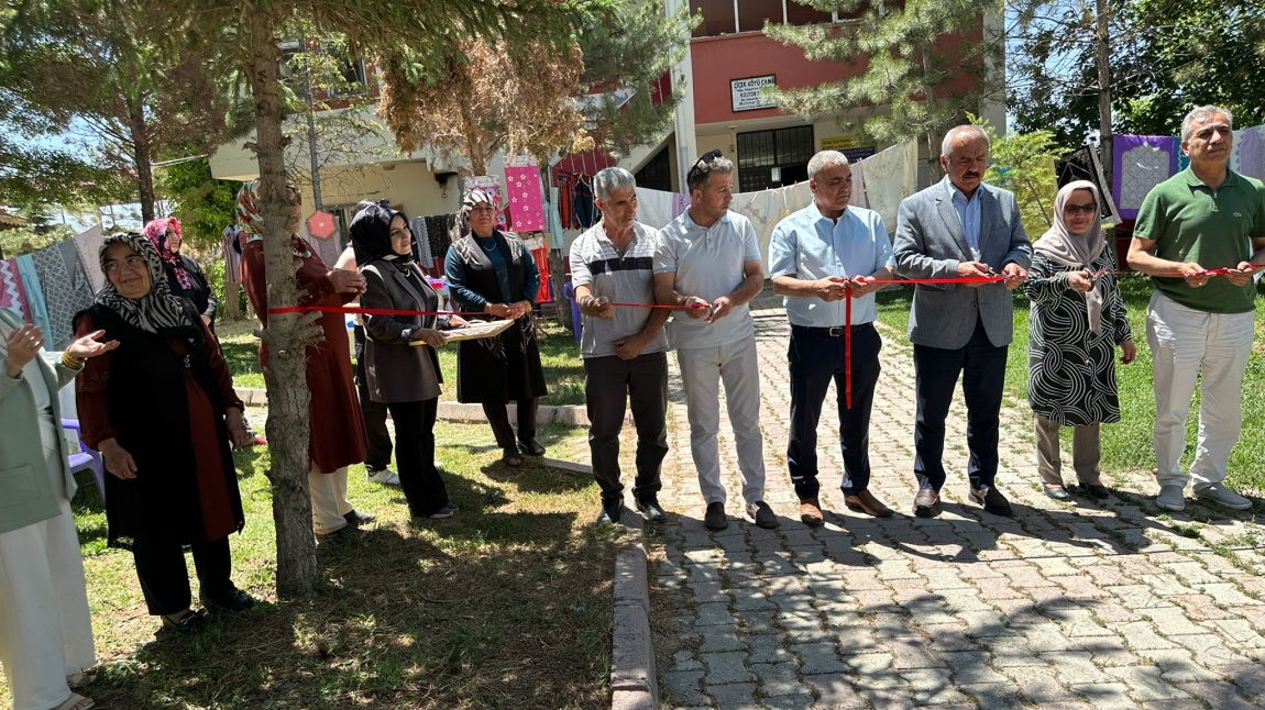 Çiçek Mahallesinde El Sanatları Kursu Sergimiz Açıldı